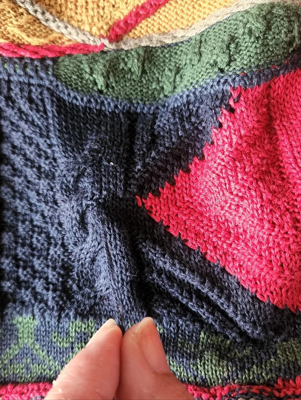 Multicolor Vintage-Style Cable Knit Sweater - Bold Geometric Pattern